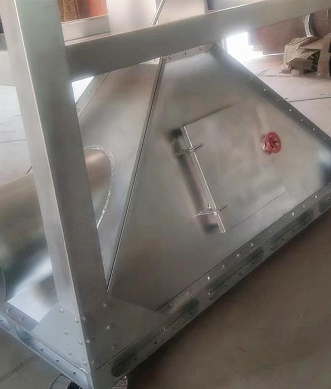 <a href='/bxgccq.html'>不锈钢除尘器</a>灰斗
